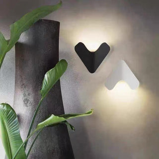 Minimalist Triangle Metal Outdoor Wall Lamp, Balck/White